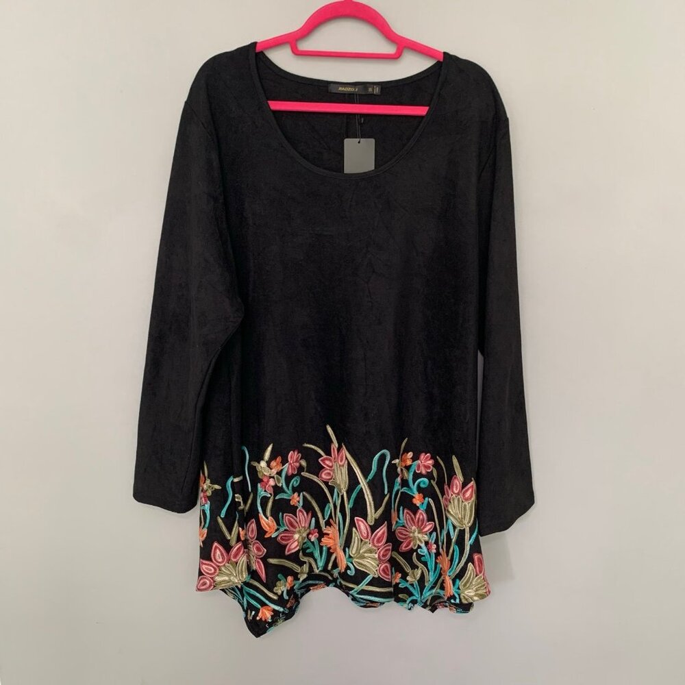 NEW Radzoli Black Faux Suede Floral Embroidered Tunic Top Plus Size 3X